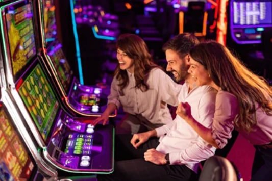 ACE7777 Slots VIP Cashback ဂိမ်းများ ညဉ့်ဆိုင် နီယွန် ဖုန်ဆိုင်
